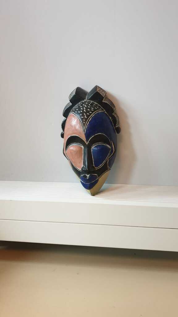 Maskenkunst im Psychedelic Loft